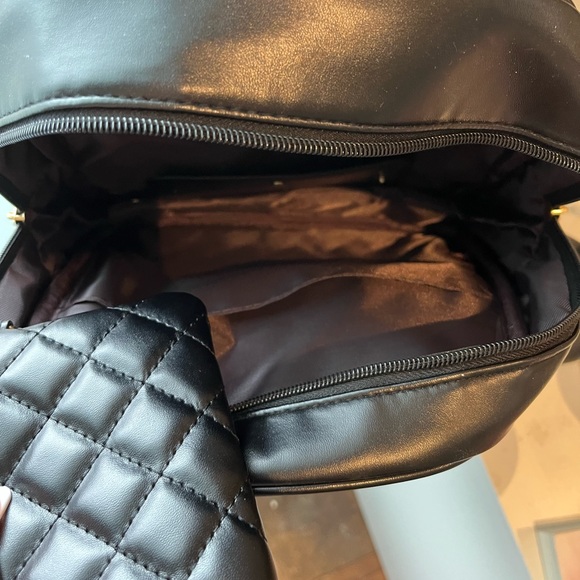 COPY - High quality black leather backpack - Picture 7 of 11